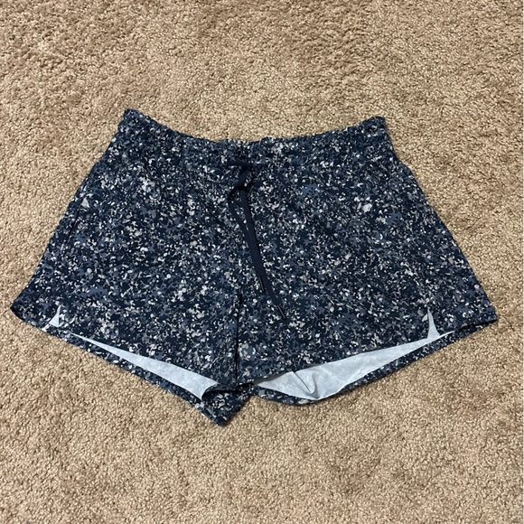 Athleta Pants - Athleta Printed Baja Shorts Size 4
